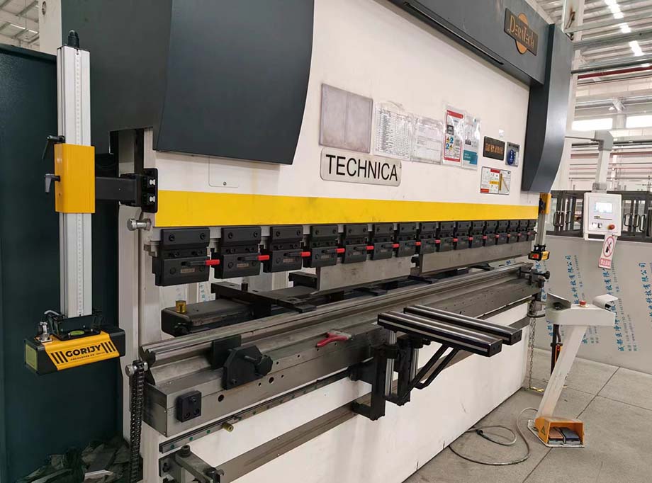 折彎機(jī)保護(hù)裝置